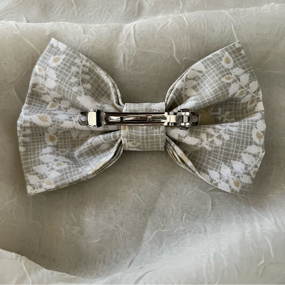 Bow Hair Clip, French Barrette, Light Gray, Floral, Cotton, 5 x 3.5 in, Handmade - Picture 4 of 4